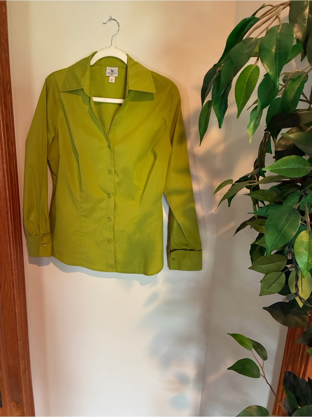 Worthington Tailored Sz. 12 Vibrant Button-Front Lime Green Blouse